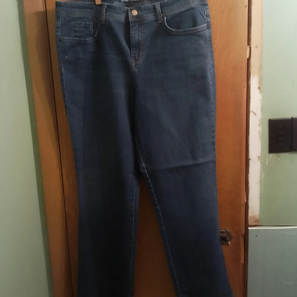Gloria Vanderbilt‎ Classic Blue Straight Leg Jeans